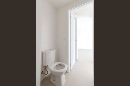 Banheiro de apartamento à venda com 1 quarto, 34m² em Farroupilha, Porto Alegre