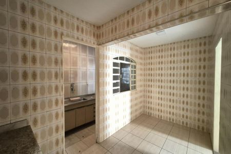 Casa à venda com 200m², 3 quartos e 2 vagas Casa à venda com 200m², 3 quartos e 2 vagasCopa