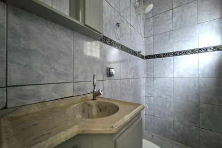 Casa à venda com 200m², 3 quartos e 2 vagas Casa à venda com 200m², 3 quartos e 2 vagasBanheiro Suíte