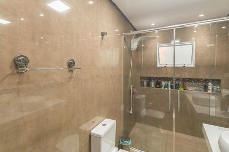 Casa à venda com 325m², 4 quartos e 4 vagas Casa à venda com 325m², 4 quartos e 4 vagasBanheiro da Suíte 1