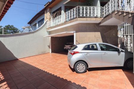 Casa à venda com 325m², 4 quartos e 4 vagas Casa à venda com 325m², 4 quartos e 4 vagasGaragem