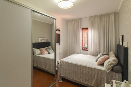 Casa à venda com 325m², 4 quartos e 4 vagas Casa à venda com 325m², 4 quartos e 4 vagasSuíte 2