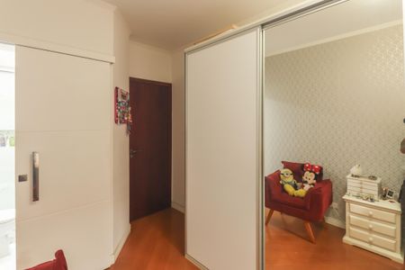 Casa à venda com 325m², 4 quartos e 4 vagas Casa à venda com 325m², 4 quartos e 4 vagasSuíte 2