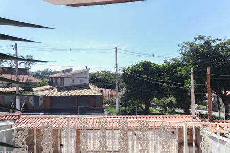 Casa à venda com 325m², 4 quartos e 4 vagas Casa à venda com 325m², 4 quartos e 4 vagasVaranda