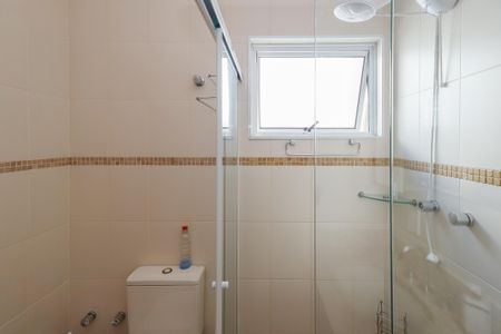 Casa de condomínio à venda com 311m², 5 quartos e sem vaga Casa de condomínio à venda com 311m², 5 quartos e sem vagaBanheiro da Suíte 2