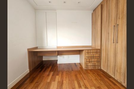 Apartamento à venda com 116m², 3 quartos e 4 vagasQuarto 2