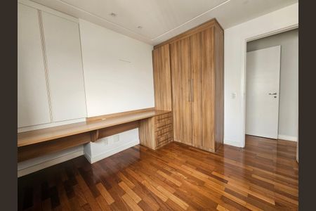 Apartamento à venda com 116m², 3 quartos e 4 vagasQuarto 2