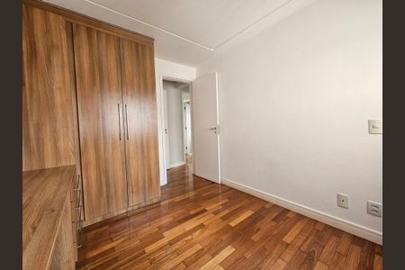 Apartamento à venda com 116m², 3 quartos e 4 vagasQuarto 2