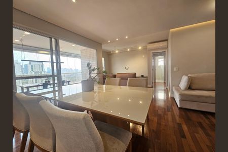 Apartamento à venda com 116m², 3 quartos e 4 vagasSala