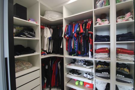 Apartamento à venda com 328m², 4 quartos e 2 vagasSuíte 4 - Closet