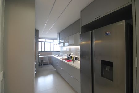 Apartamento à venda com 328m², 4 quartos e 2 vagasCozinha