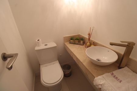 Apartamento à venda com 328m², 4 quartos e 2 vagasLavabo 1