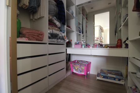 Apartamento à venda com 328m², 4 quartos e 2 vagasSuíte 2 - Closet