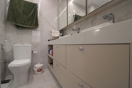 Apartamento à venda com 328m², 4 quartos e 2 vagasBanheiro da suíte 3