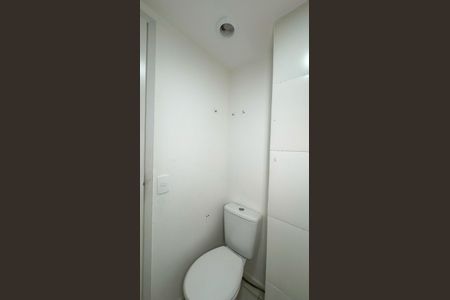 Banheiro de kitnet/studio à venda com 1 quarto, 15m² em Vila Plana, São Paulo