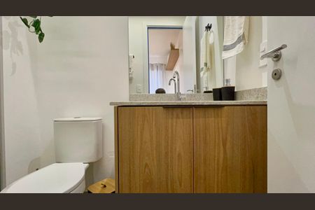 Studio para alugar com 26m², 1 quarto e sem vaga Studio para alugar com 26m², 1 quarto e sem vagaBanheiro da Suíte