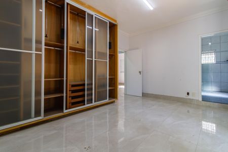 Casa à venda com 500m², 3 quartos e 10 vagas Casa à venda com 500m², 3 quartos e 10 vagasSuíte 2