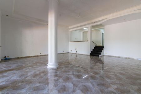 Casa à venda com 500m², 3 quartos e 10 vagas Casa à venda com 500m², 3 quartos e 10 vagasSala