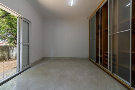 Casa à venda com 500m², 3 quartos e 10 vagas Casa à venda com 500m², 3 quartos e 10 vagasSuíte 2