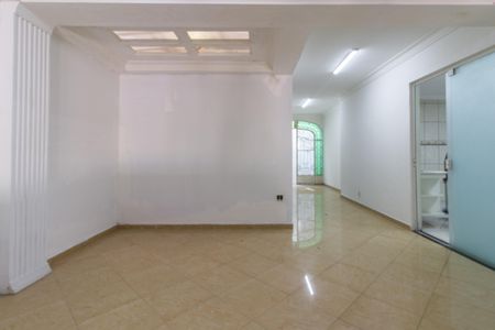 Casa à venda com 500m², 3 quartos e 10 vagas Casa à venda com 500m², 3 quartos e 10 vagasSala