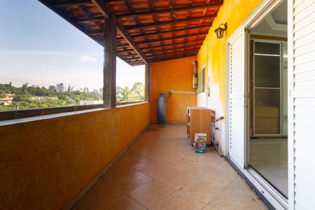 Casa à venda com 500m², 3 quartos e 10 vagas Casa à venda com 500m², 3 quartos e 10 vagasvaranda da suite