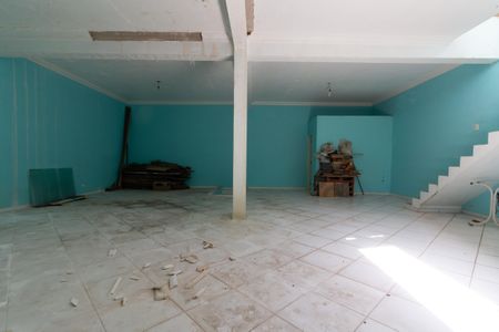 Casa à venda com 500m², 3 quartos e 10 vagas Casa à venda com 500m², 3 quartos e 10 vagasGaragem