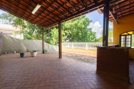 Casa à venda com 500m², 3 quartos e 10 vagas Casa à venda com 500m², 3 quartos e 10 vagasChurrasqueira