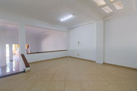 Casa à venda com 500m², 3 quartos e 10 vagas Casa à venda com 500m², 3 quartos e 10 vagasSala