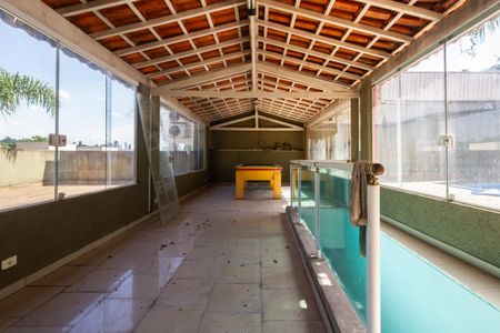 Casa à venda com 500m², 3 quartos e 10 vagas Casa à venda com 500m², 3 quartos e 10 vagasSala de Jogos