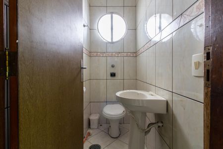 Casa à venda com 500m², 3 quartos e 10 vagas Casa à venda com 500m², 3 quartos e 10 vagasBanheiro de serviço