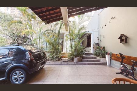 Casa à venda com 240m², 4 quartos e 4 vagasChurrasqueira