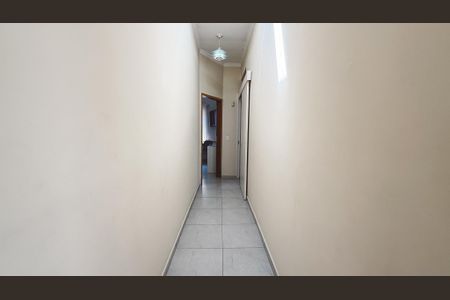 Casa à venda com 240m², 4 quartos e 4 vagasCorredor