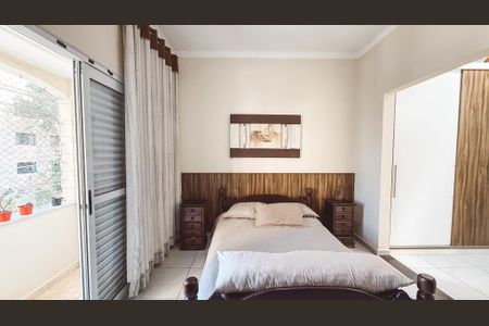 Casa à venda com 240m², 4 quartos e 4 vagasSuíte 1
