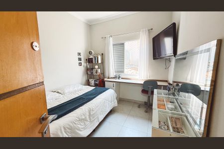 Casa à venda com 240m², 4 quartos e 4 vagasSuíte 2