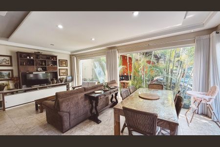 Sala de casa para alugar com 4 quartos, 240m² em Santa Teresinha, São Paulo