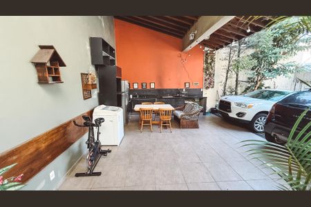 Casa à venda com 240m², 4 quartos e 4 vagasChurrasqueira