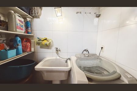 Casa à venda com 240m², 4 quartos e 4 vagasÁrea de Serviço