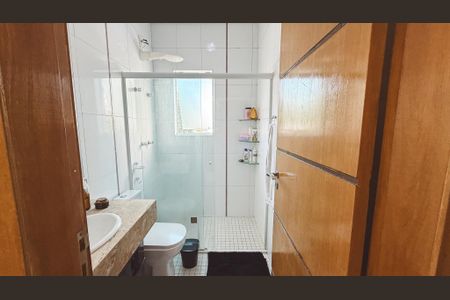 Casa à venda com 240m², 4 quartos e 4 vagasBanheiro