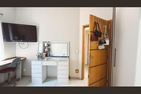 Casa à venda com 240m², 4 quartos e 4 vagasSuíte 2