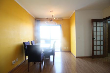Apartamento para alugar com 76m², 3 quartos e 2 vagasSala