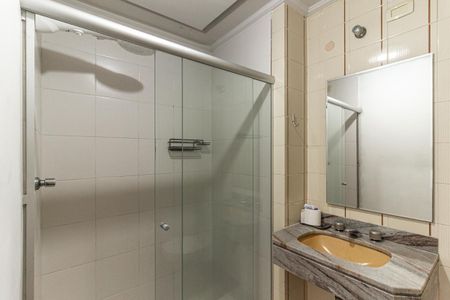 Banheiro de kitnet/studio para alugar com 1 quarto, 27m² em Campos Elíseos, São Paulo