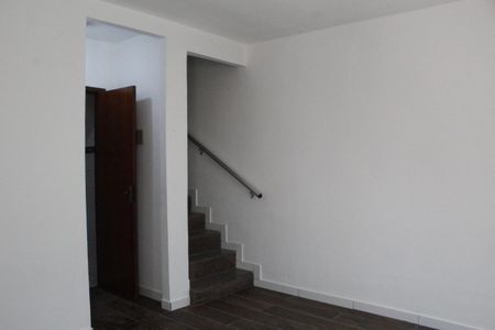 Sala de casa de condomínio para alugar com 2 quartos, 76m² em Tanque, Rio de Janeiro