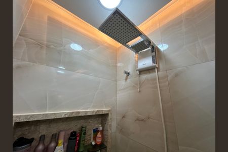 Apartamento à venda com 85m², 3 quartos e 1 vagaChuveiro