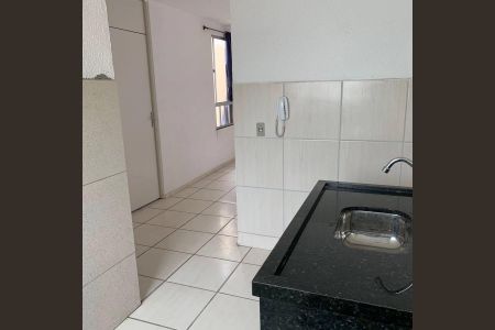 Cozinha de apartamento para alugar com 2 quartos, 42m² em Santa Cruz, Rio de Janeiro