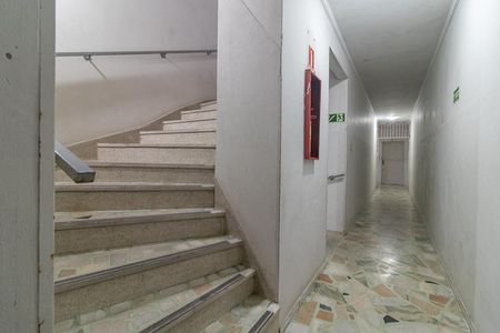 Apartamento à venda com 49m², 2 quartos e sem vagaEscada