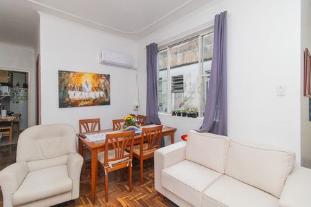 Sala de apartamento à venda com 2 quartos, 49m² em Menino Deus, Porto Alegre