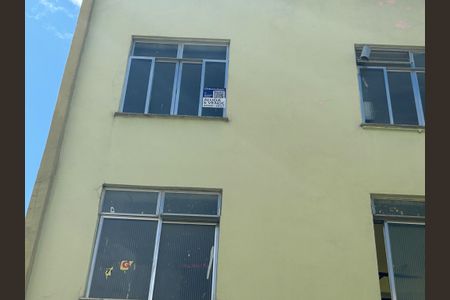 Apartamento para alugar com 55m², 2 quartos e 1 vagaFachada + plaquinha