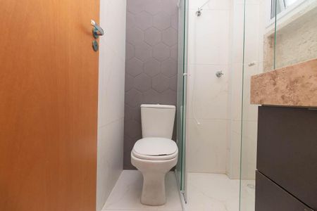 Casa de condomínio para alugar com 102m², 2 quartos e 1 vaga Casa de condomínio para alugar com 102m², 2 quartos e 1 vagaBanheiro da Suíte 2