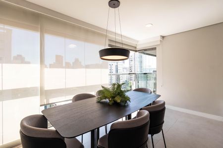 Apartamento à venda com 80m², 2 quartos e 1 vaga Apartamento à venda com 80m², 2 quartos e 1 vagaVaranda