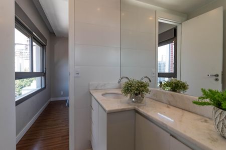 Apartamento à venda com 80m², 2 quartos e 1 vaga Apartamento à venda com 80m², 2 quartos e 1 vagaBanheiro da Suíte 2